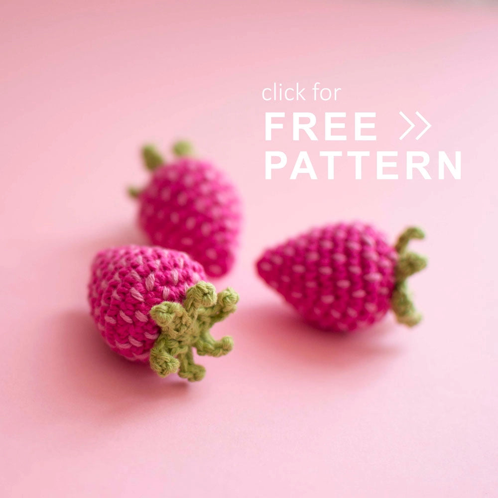 Crochet strawberry pattern, easy crochet keychain pattern