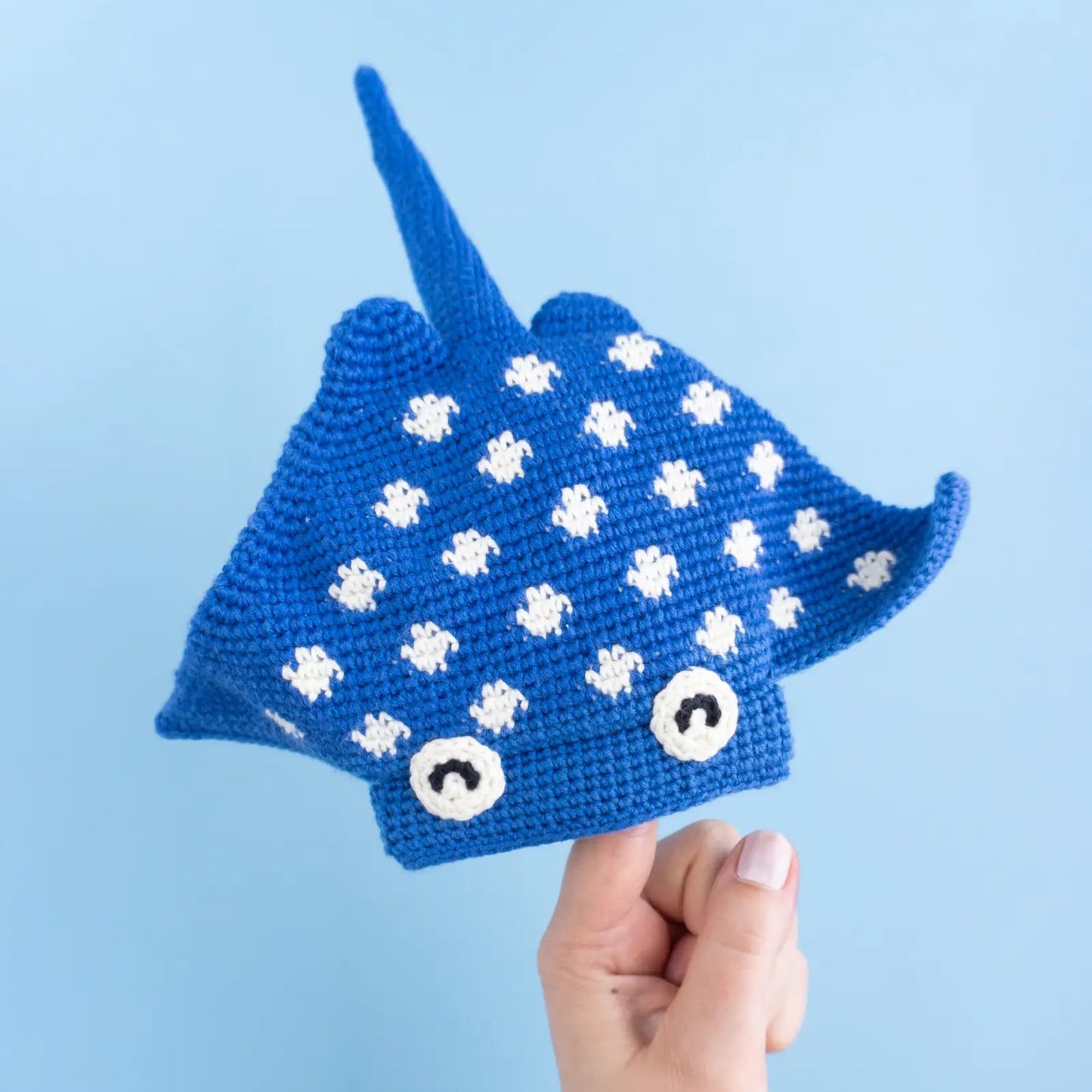 Crochet blue stingray amigurumi pouch pattern