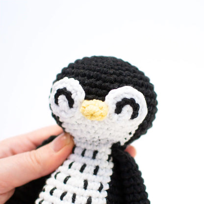 #008 Poppy the Penguin | Crochet amigurumi PDF pattern