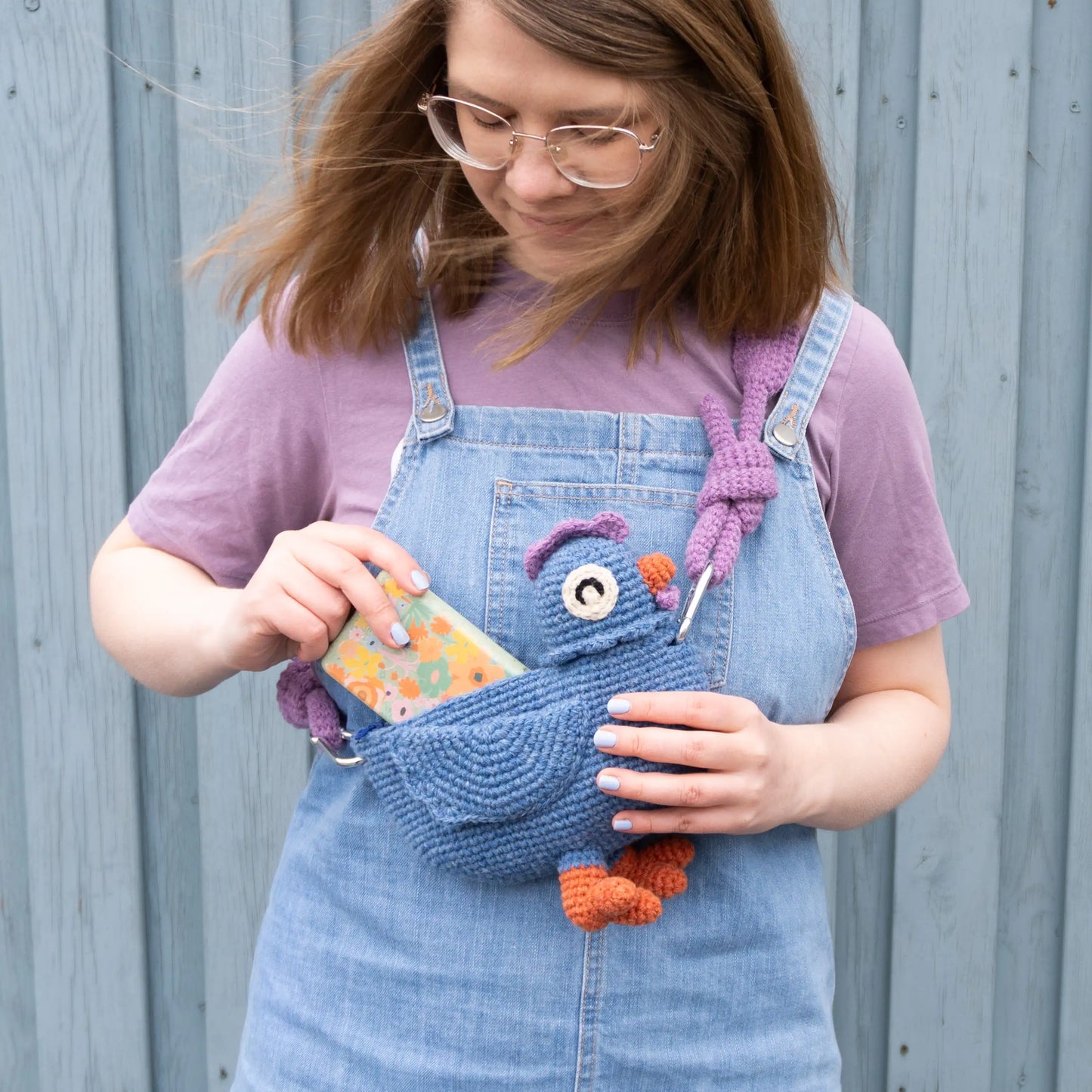Crochet blue chicken bag pattern