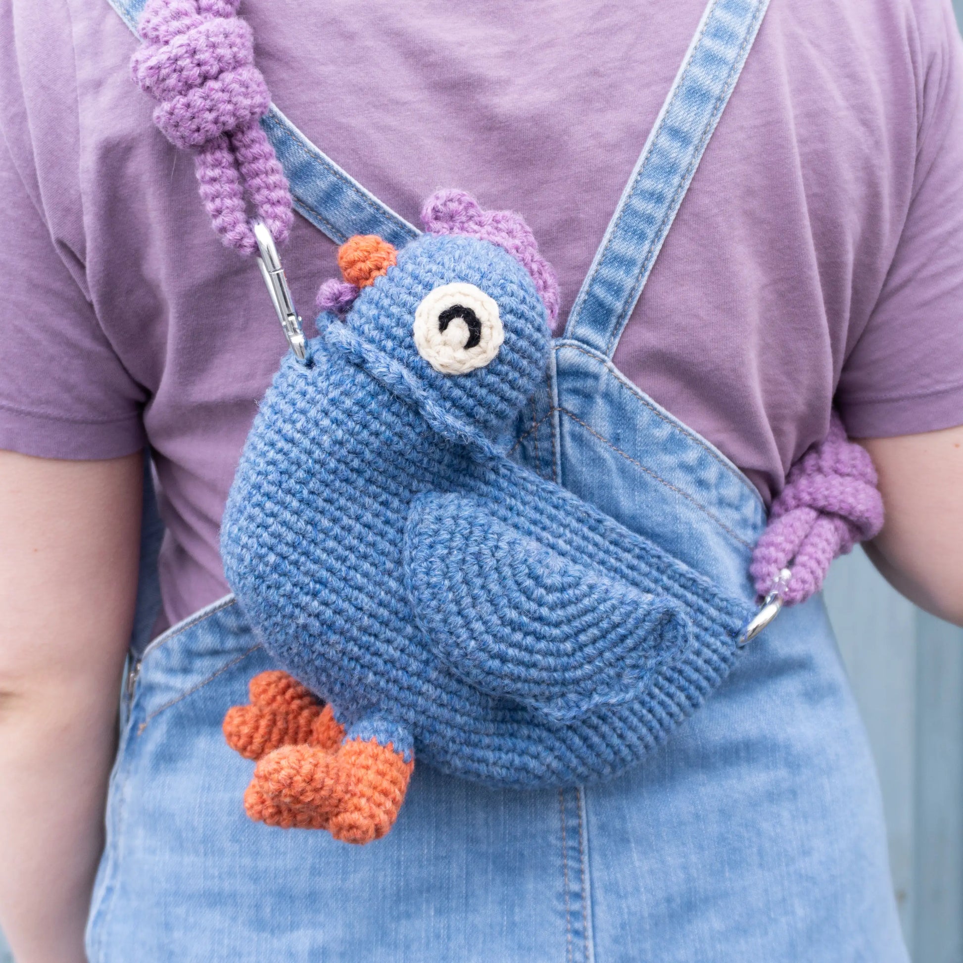 Crochet blue chicken bag pattern