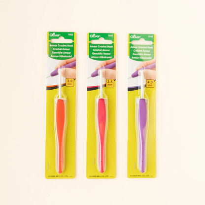 Clover crochet hooks with ergonomic handle