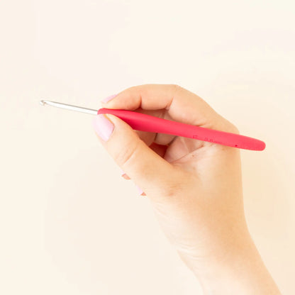 Clover crochet hooks with ergonomic handle